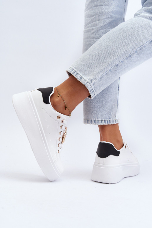 Chaussures modèle baskets avec ornements de couleur blanche Celedria
