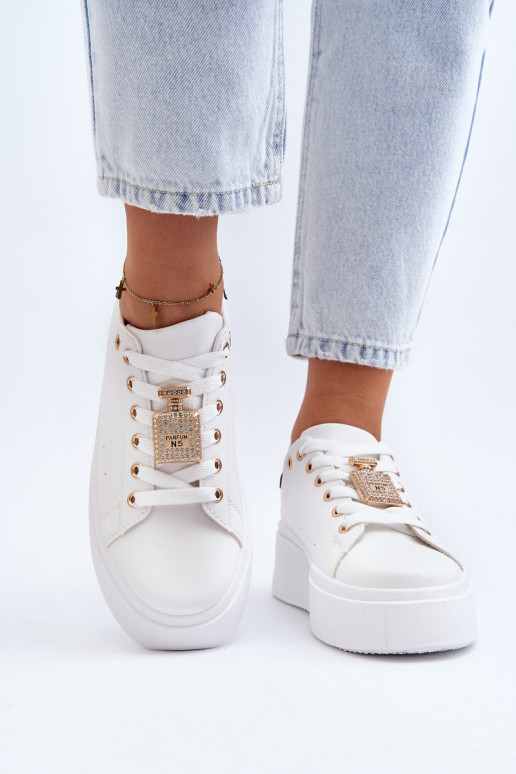 Chaussures modèle baskets avec ornements de couleur blanche Celedria