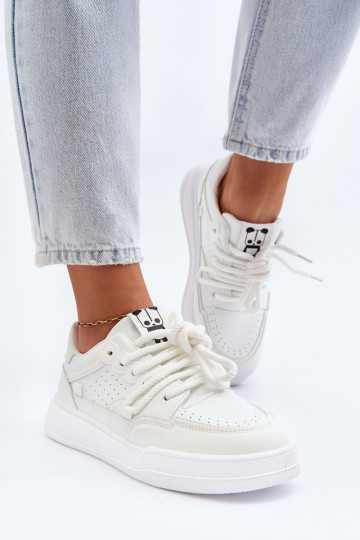 Chaussures de sport en simili cuir blanches Avanalis