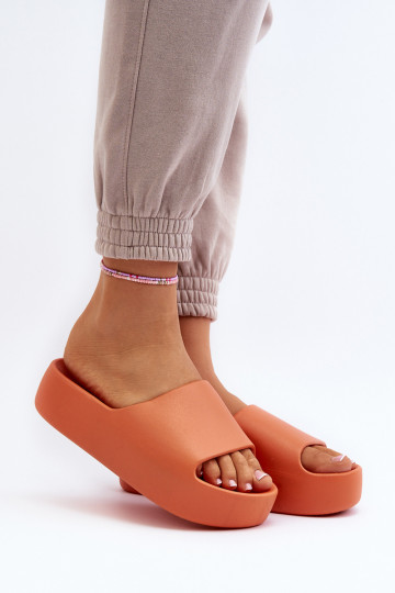 Chaussons à semelle massive de couleur orange Oreithano 2