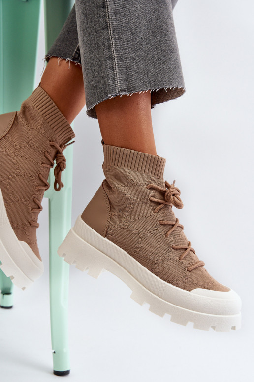 avec une semelle intérieure de type chaussette avec une semelle intérieure de type chaussette