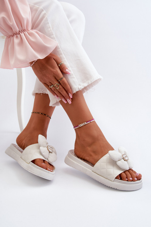 Chaussons pour femmes avec ornementsj Platformie couleur blanc Cedrella