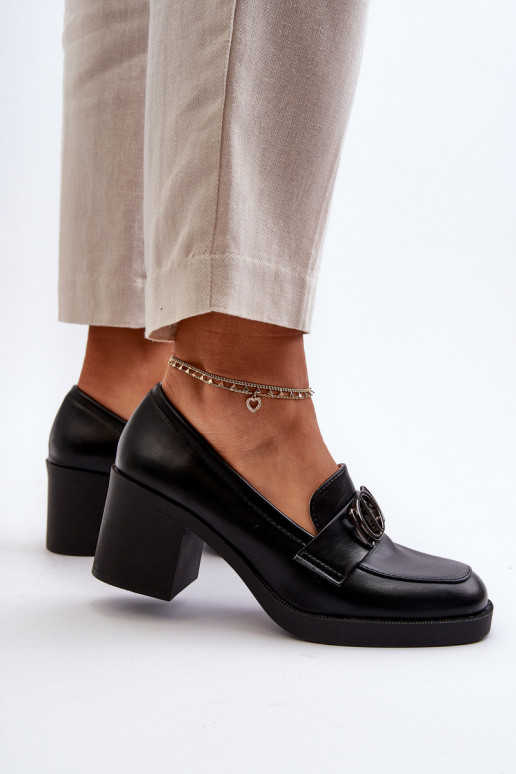 chaussures à talons avec ornements en noir Nedarea