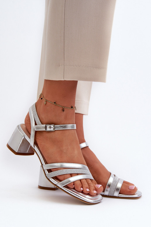 Sandales pour femmes à talon bas en cuir écologique Sergio Leone SK046 couleur argent Sandales pour femmes à talon bas en cuir écologique Sergio Leone SK046 couleur argent