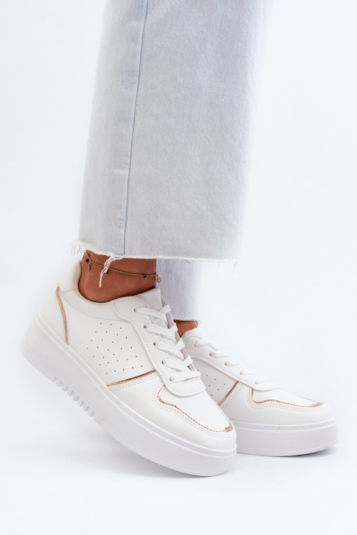 Chaussures baskets modèle à plateforme de couleur blanche Tessama