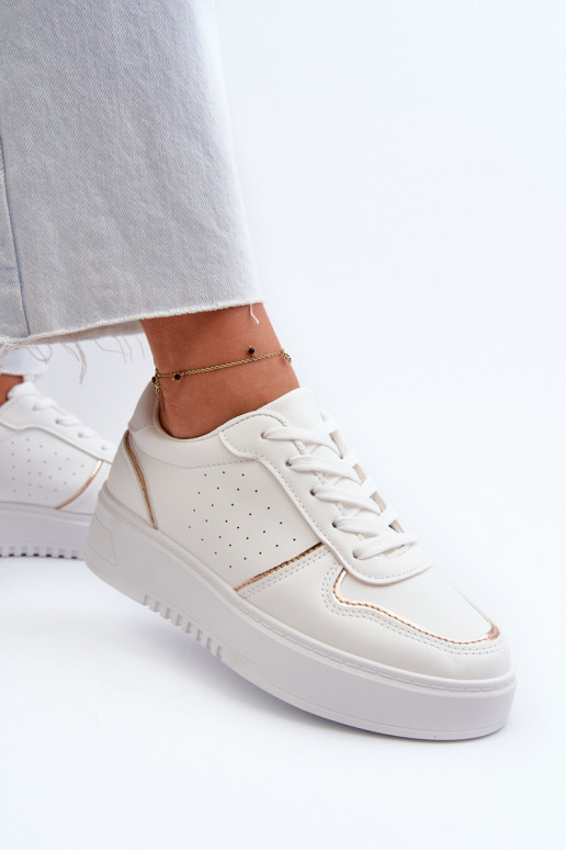 Chaussures baskets modèle à plateforme de couleur blanche Tessama
