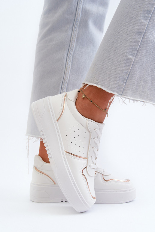 Chaussures baskets modèle à plateforme de couleur blanche Tessama