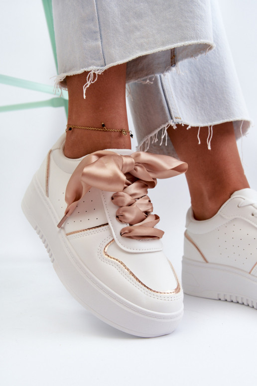 Chaussures baskets modèle à plateforme de couleur blanche Tessama Chaussures baskets modèle à plateforme de couleur blanche Tessama