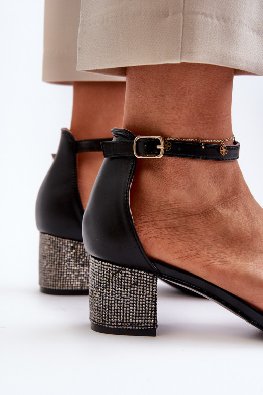 Sandales en cuir écologique pour femmes Zdobionym Obcasie couleur noire Wiatalia Sandales en cuir écologique pour femmes Zdobionym Obcasie couleur noire Wiatalia