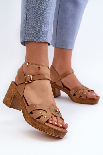 Sandales à talons pour femmes en éco-cuir de couleur marron Assames 2
