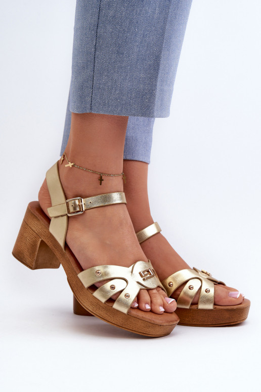 Sandales à talons pour femmes en éco-cuir de couleur dorée Assames