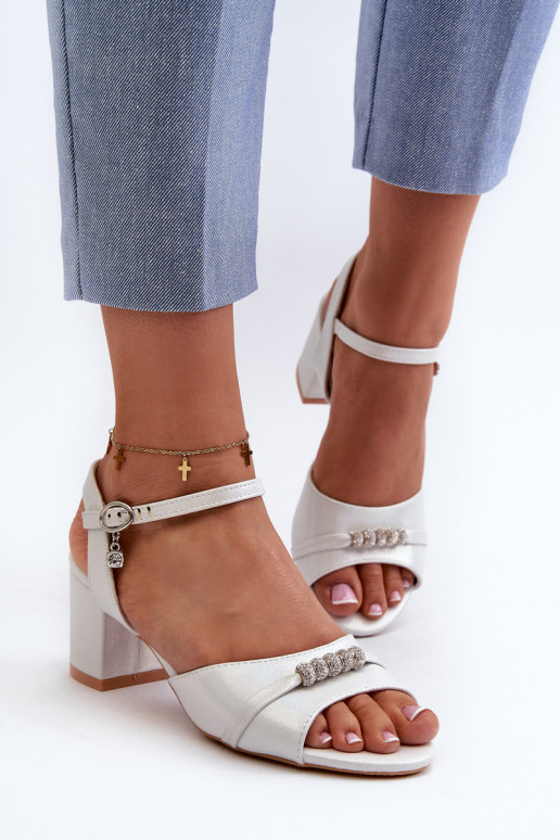 Sandales pour femmes Eko à talons avec de beaux détails de couleur argent Narhi