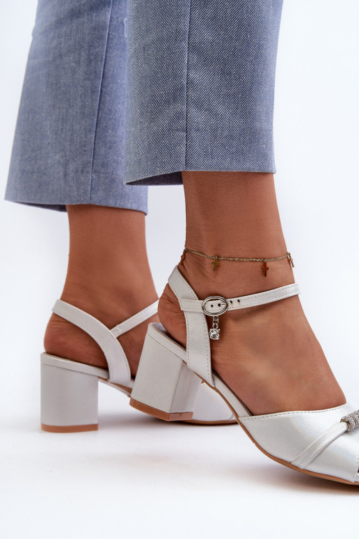 Sandales pour femmes Eko à talons avec de beaux détails de couleur argent Narhi