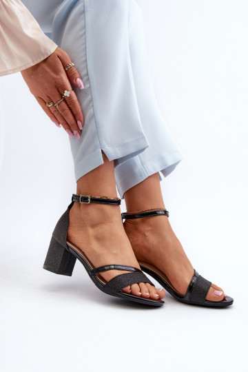 Sandales brillantes à talons bas de couleur noire Ploemis 2