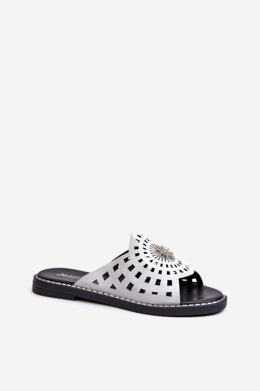 avec brillance Chaussons pour femmes à talons larges avec ornements couleur argent Ebirena