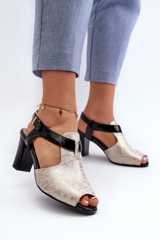 Sandales à talons hauts pour femmes en éco-cuir de couleur or-noir Queenmarie Sandales à talons hauts pour femmes en éco-cuir de couleur or-noir Queenmarie