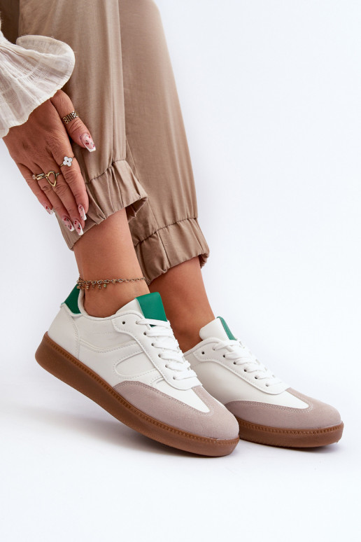 Baskets modèle chaussures de sport couleur blanche Uvetta