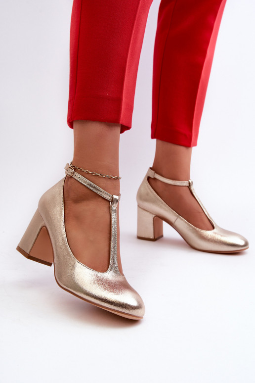 Chaussures en éco-cuir à talons de couleur or Raniyah