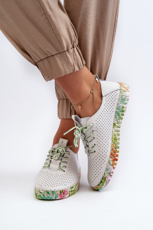 Chaussures Sznurowe en blanc Farnalea