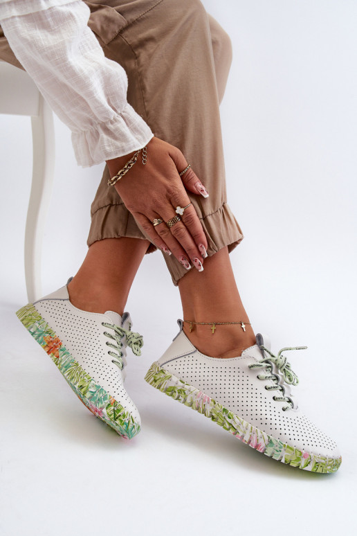 Chaussures Sznurowe en blanc Farnalea