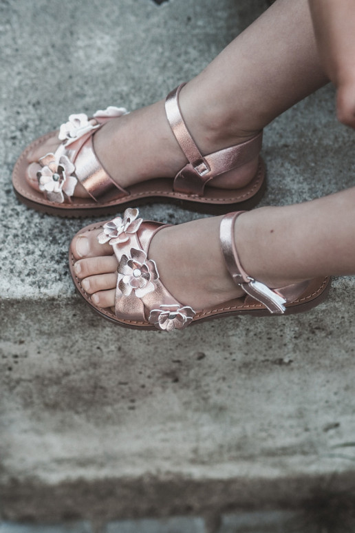 sandales Enfant Ozdobione à motifs floraux avec attaches adhésives rose Fagossa