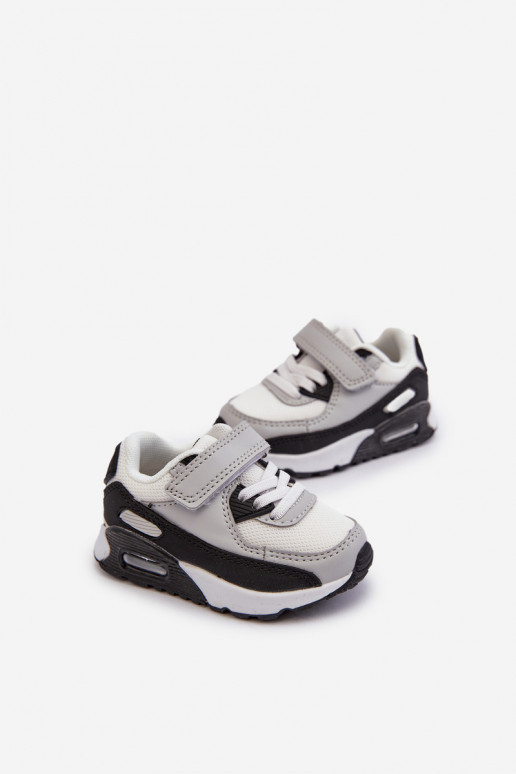 Modèle de sneaker enfant chaussures à attaches adhésives couleur gris Krissandra Modèle de sneaker enfant chaussures à attaches adhésives couleur gris Krissandra