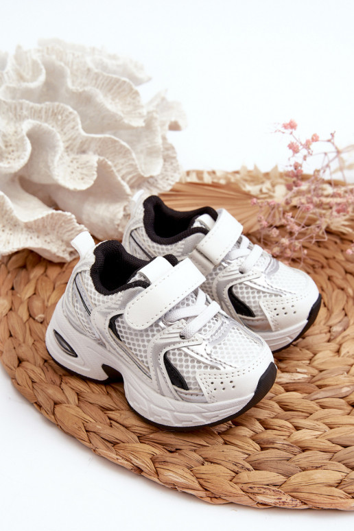Chaussures de sport enfant modèle baskets chaussures à attaches adhésives couleur blanc-noir Ephona Chaussures de sport enfant modèle baskets chaussures à attaches adhésives couleur blanc-noir Ephona