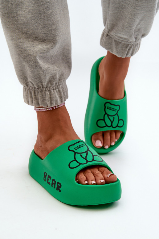 Pantoufles légères pour femmes, pantoufles à semelles massives à la mode avec ours en peluche, couleur verte Lamira