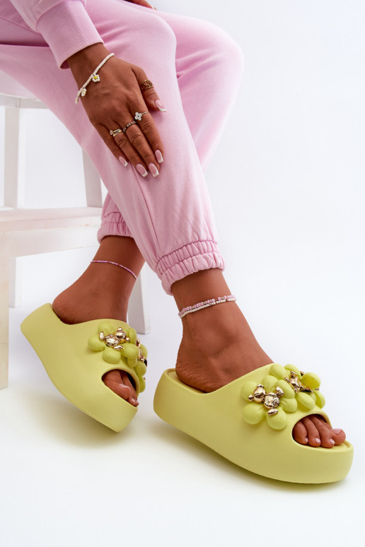 Chaussons pour femmes Chaussons légers avec de beaux détails et une semelle massive Kalkės Bremavia