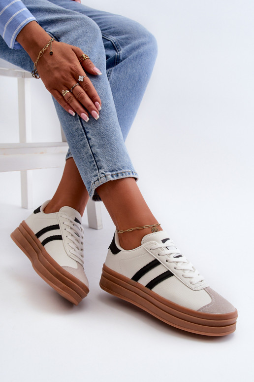 Baskets modèle chaussures femme avec plateforme de couleur blanc Egelia