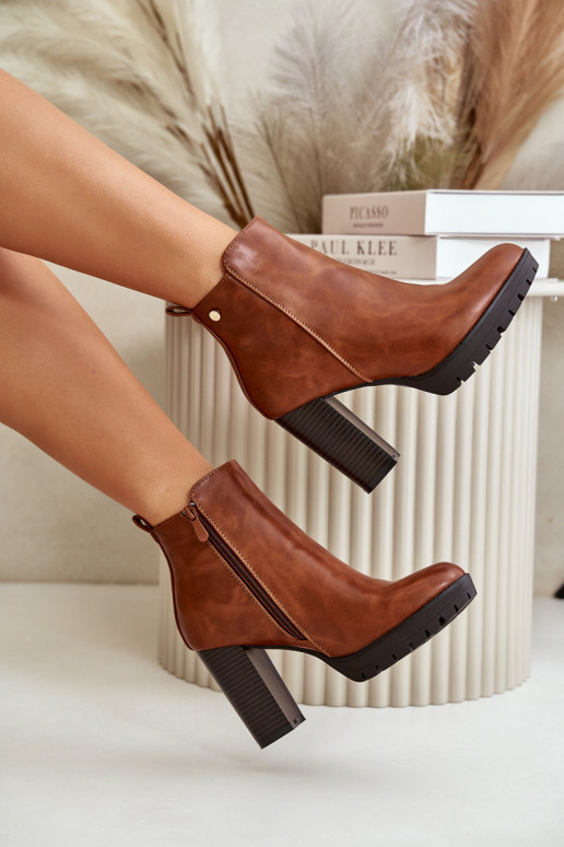 Bottines pour femmes réchauffées au Poteau Haut Attachées au Château couleur marron Bioria Bottines pour femmes réchauffées au Poteau Haut Attachées au Château couleur marron Bioria