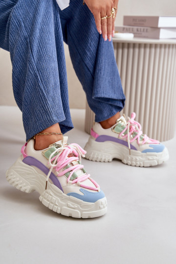 Baskets modèle chaussures femme avec semelles massives à la mode en différentes couleurs Nevela