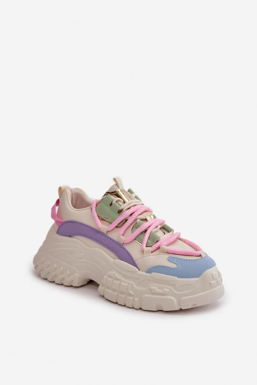 Baskets modèle chaussures femme avec semelles massives à la mode en différentes couleurs Nevela
