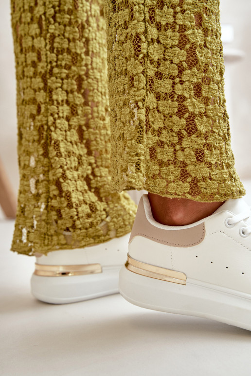 Faible Chaussures de loisirs avec une plateforme en cuir écologique Blanc-beige Nevelena Faible Chaussures de loisirs avec une plateforme en cuir écologique Blanc-beige Nevelena