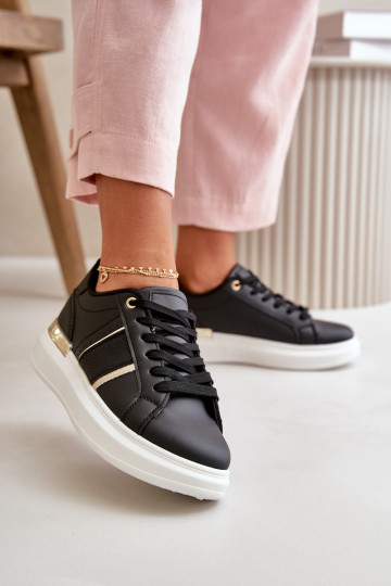 À la mode Chaussures modèle baskets Féminin avec une plateforme en cuir écologique couleur noire Nevisase