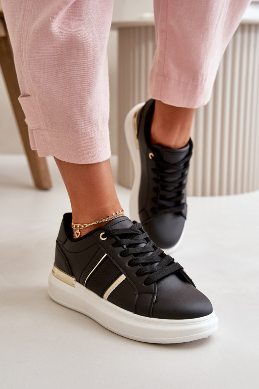 À la mode Chaussures modèle baskets Féminin avec une plateforme en cuir écologique couleur noire Nevisase À la mode Chaussures modèle baskets Féminin avec une plateforme en cuir écologique couleur noire Nevisase