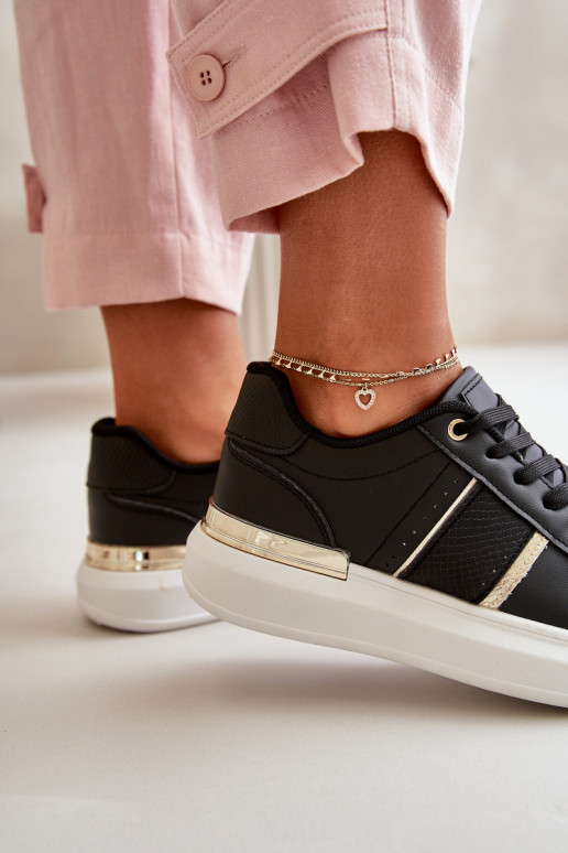 À la mode Chaussures modèle baskets Féminin avec une plateforme en cuir écologique couleur noire Nevisase À la mode Chaussures modèle baskets Féminin avec une plateforme en cuir écologique couleur noire Nevisase
