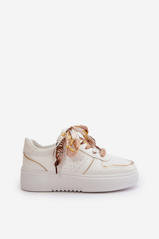 Baskets modèle chaussures pour femmes avec plateforme avec lacets décoratifs de couleur blanche Mistra