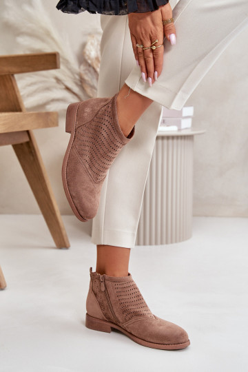 Bottes pour femmes avec des talons larges avec des éléments ajourés marron S.Barski HY42-076 2