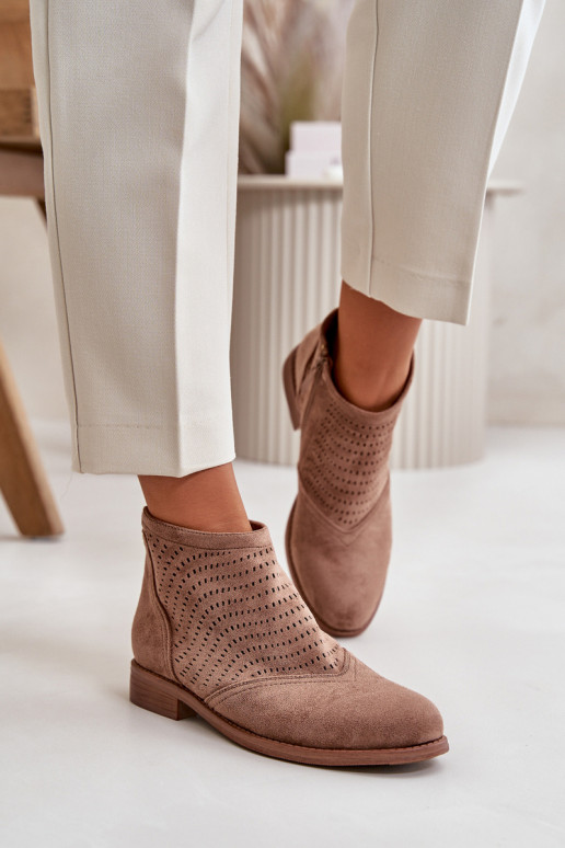 Bottes pour femmes avec des talons larges avec des éléments ajourés marron S.Barski HY42-076