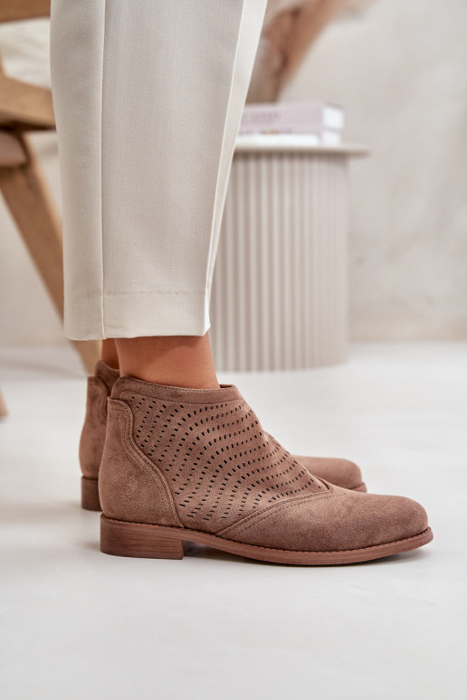 Bottes pour femmes avec des talons larges avec des éléments ajourés marron S.Barski HY42-076