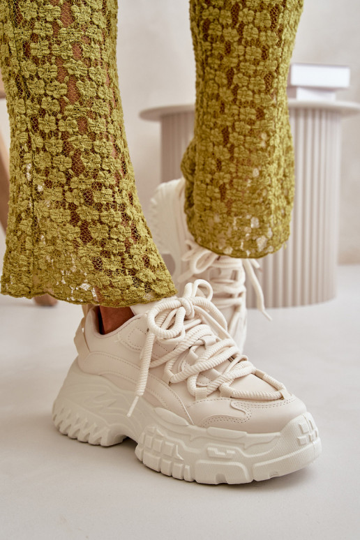 Baskets modèle chaussures femme à semelles massives à la mode de couleur ivoire Nevela Baskets modèle chaussures femme à semelles massives à la mode de couleur ivoire Nevela