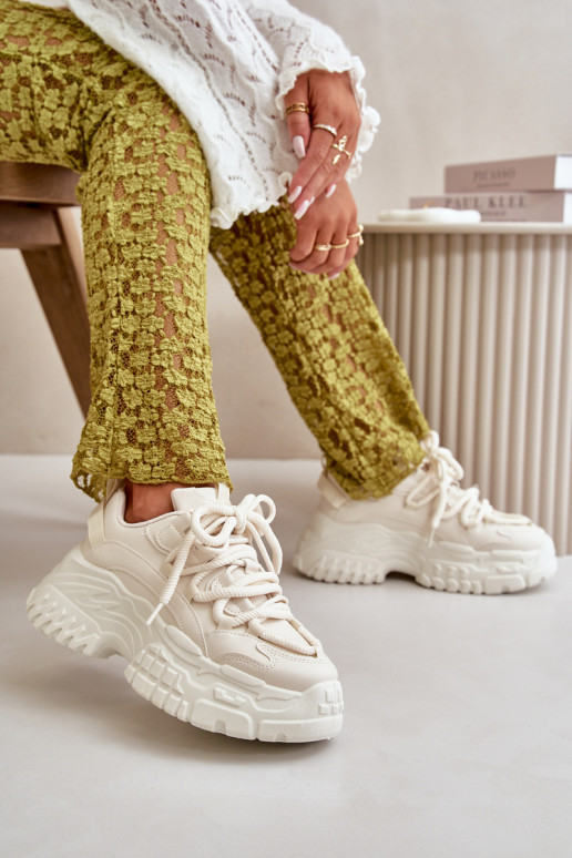 Baskets modèle chaussures femme à semelles massives à la mode de couleur ivoire Nevela Baskets modèle chaussures femme à semelles massives à la mode de couleur ivoire Nevela