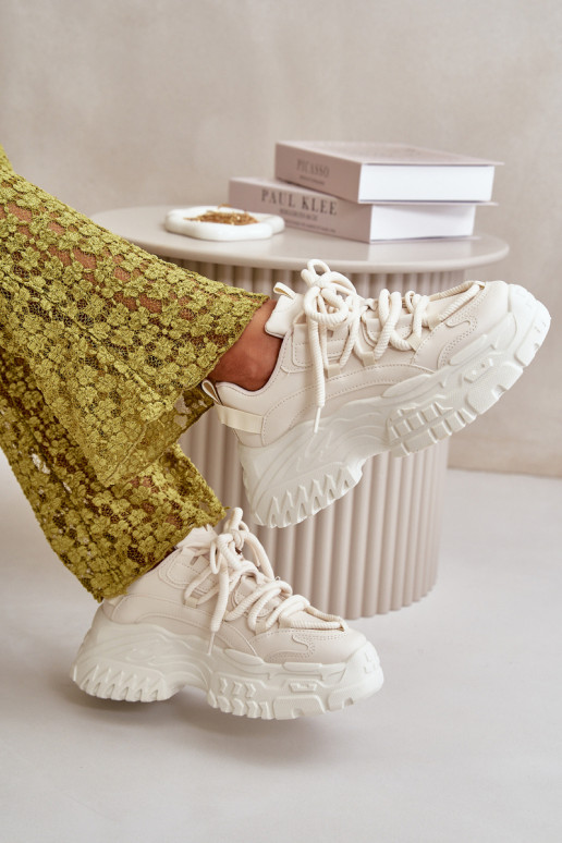 Baskets modèle chaussures femme à semelles massives à la mode de couleur ivoire Nevela Baskets modèle chaussures femme à semelles massives à la mode de couleur ivoire Nevela