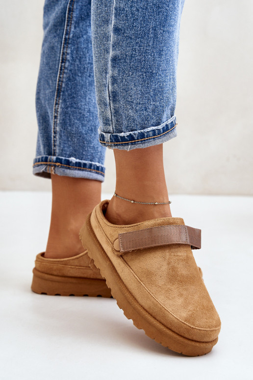 Féminin Chaussons réchauffer avec de la fourrure à l intérieur avec une plateforme marron Azida