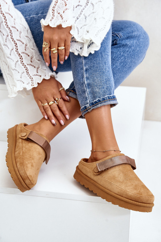 Féminin Chaussons réchauffer avec de la fourrure à l intérieur avec une plateforme marron Azida