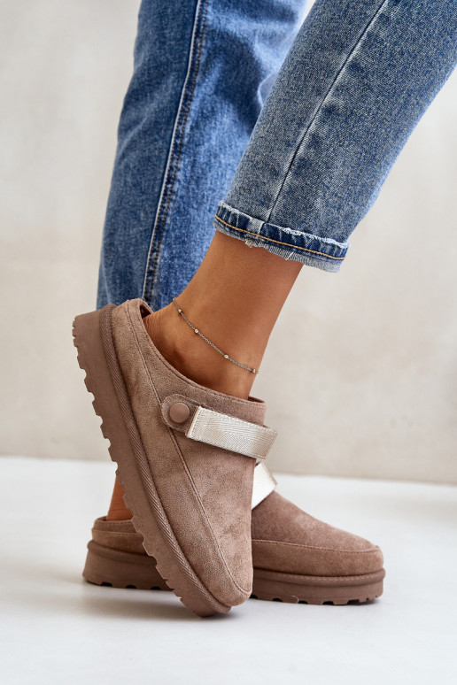 Féminin Chaussons réchauffer avec de la fourrure à l intérieur avec une plateforme marron Azida Féminin Chaussons réchauffer avec de la fourrure à l intérieur avec une plateforme marron Azida