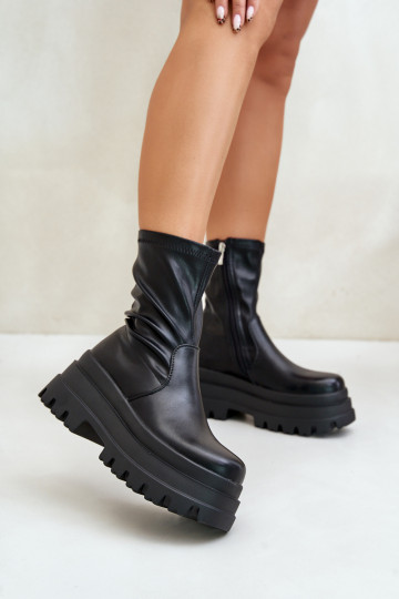Bottes avec une plateforme couleur noire Florinara 2