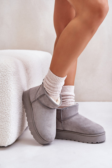 Bottes de neige Féminin avec une plateforme réchauffer avec de la fourrure à l intérieur couleur grise Xamella