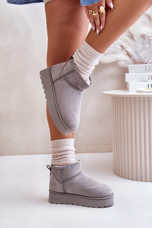 Bottes de neige Féminin avec une plateforme réchauffer avec de la fourrure à l intérieur couleur grise Xamella Bottes de neige Féminin avec une plateforme réchauffer avec de la fourrure à l intérieur couleur grise Xamella